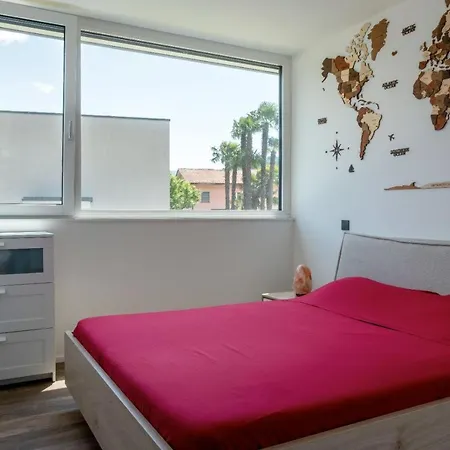 Free Parking-golf-garden Apartment